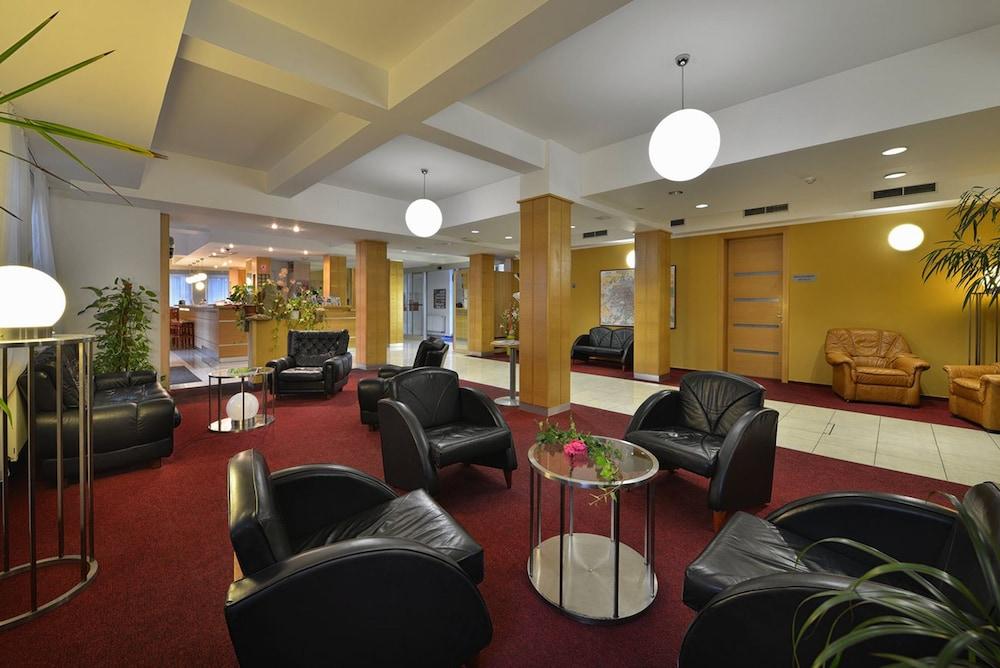 Ea Hotel Populus Прага Экстерьер фото